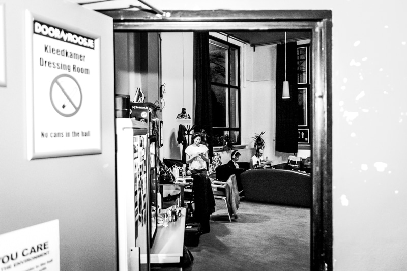 kris berry en perquisite backstage