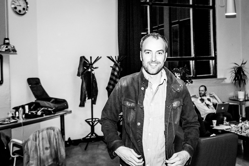 kris berry en perquisite backstage