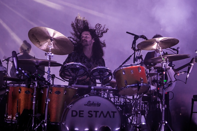 De Staat In The Round