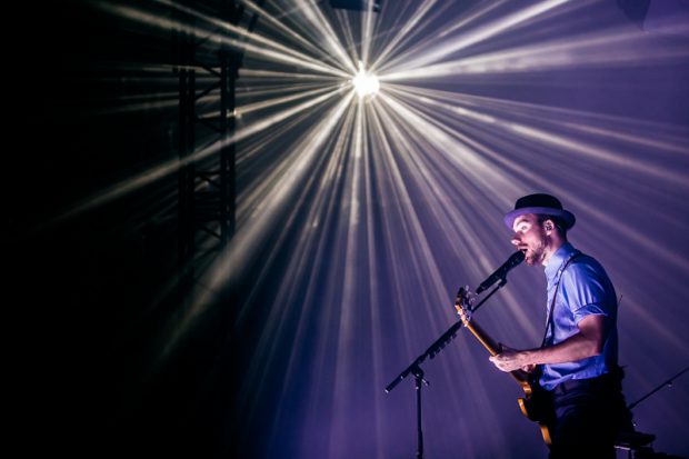 De Staat In The Round