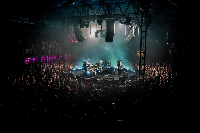 De Staat In The Round