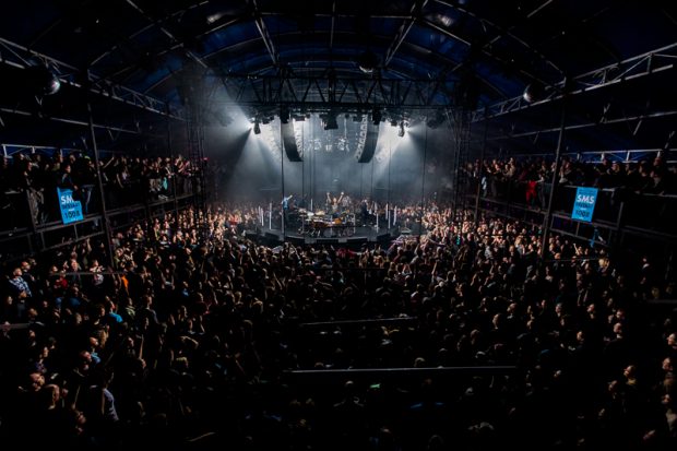 De Staat In The Round