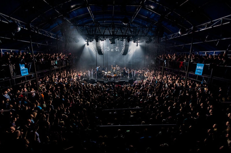 De Staat In The Round