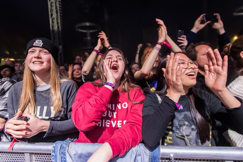 Fans Nothing But Thieves