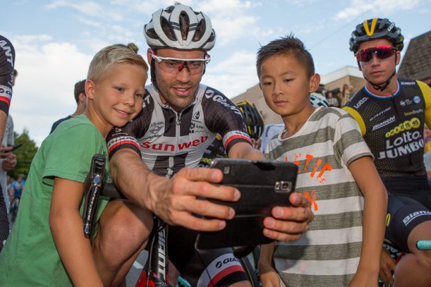wielrennen - renners zijn benaderbaar