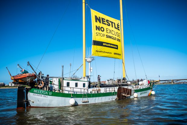 Plastival door Greenpeace by Marcel Krijgsman