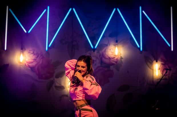 Maan in Doornroosje Nijmegen