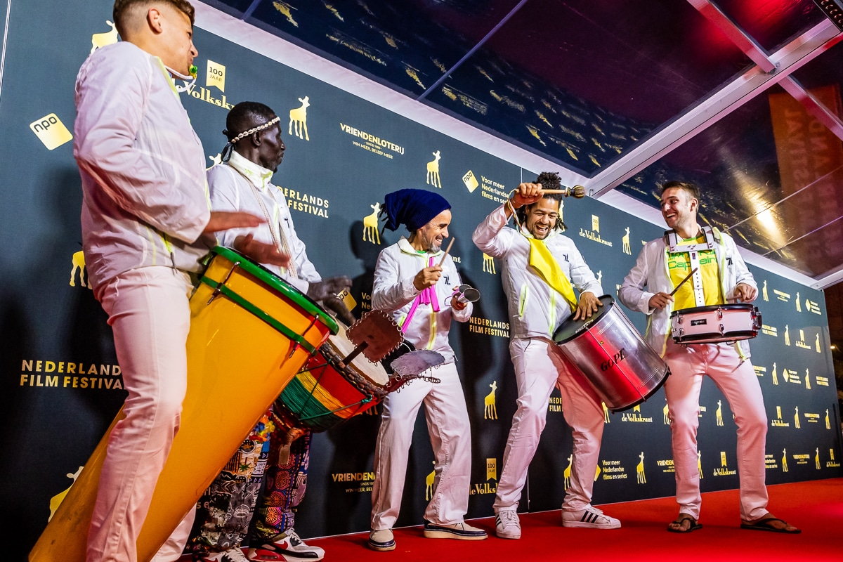 Rode loper ’10 Songs for charity’