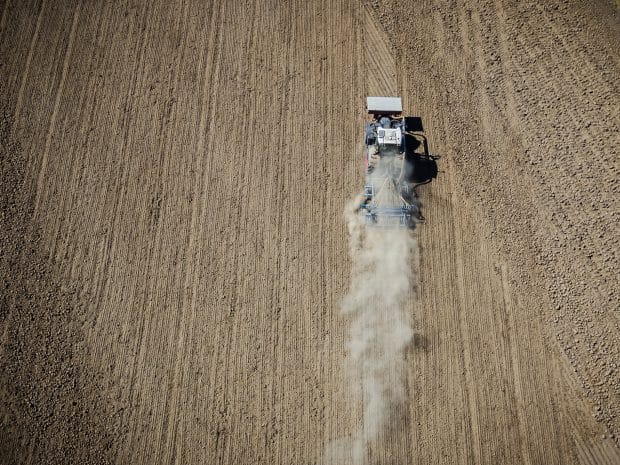 Droogte op landbouwgrond vanuit de lucht