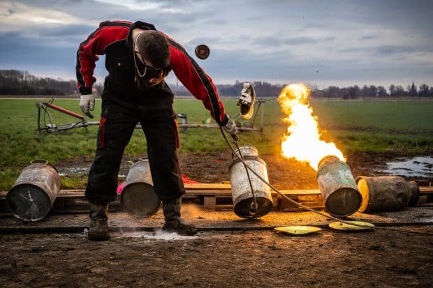 Carbid schieten met oudjaar