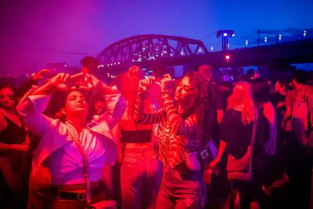 Dansen tijdens de Vierdaagsefeesten