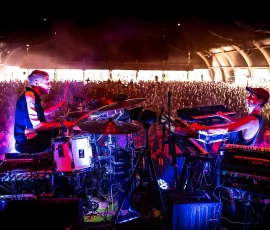 Lander en Adriaan tijdens het Lowlands festival